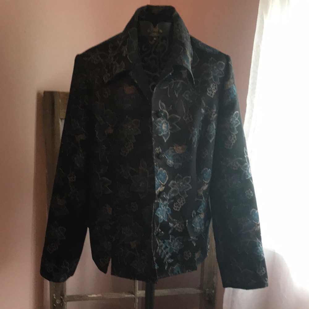Cleo ladies blazer size 8